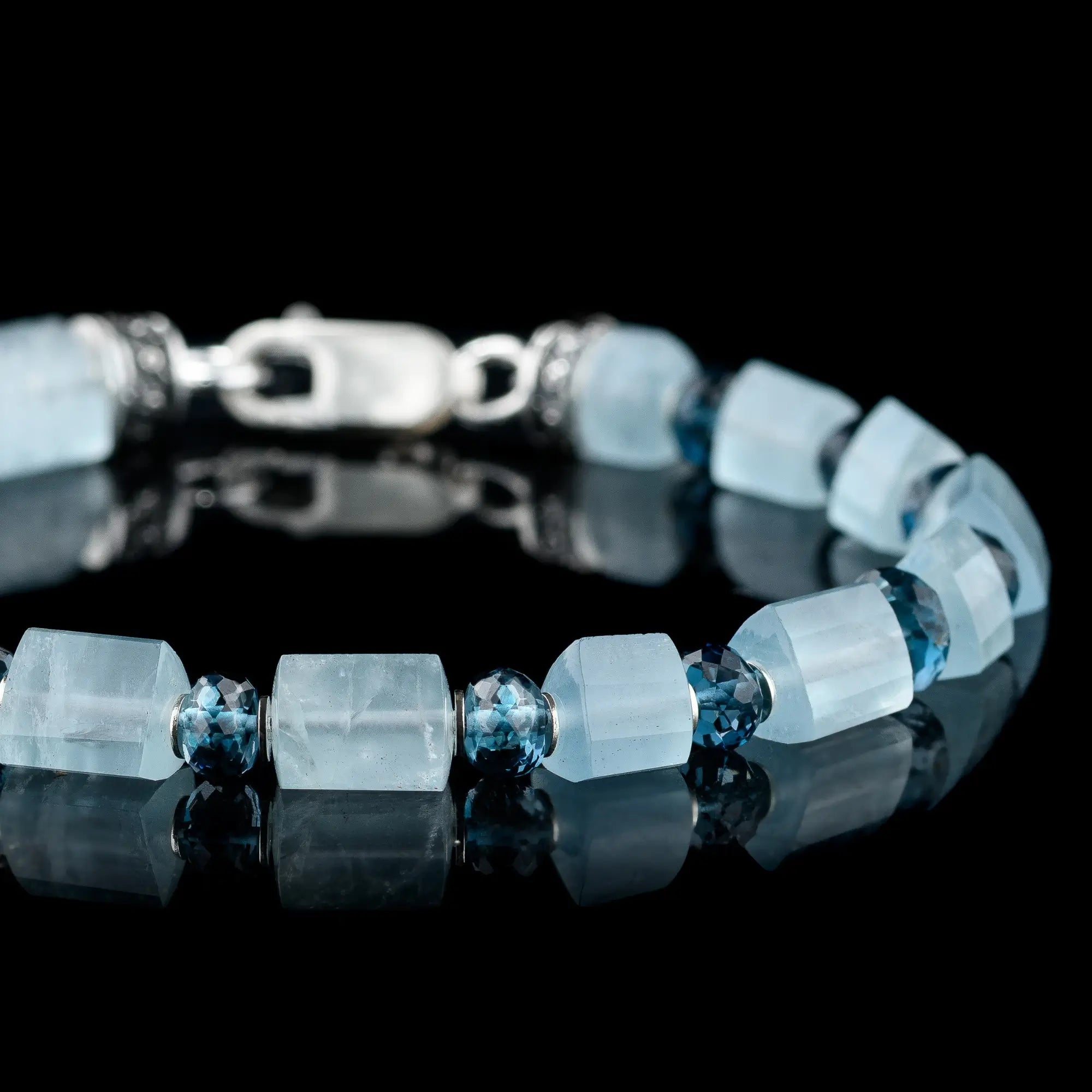 Aquamarine - London Blue Topaz Bracelet II (6mm)
