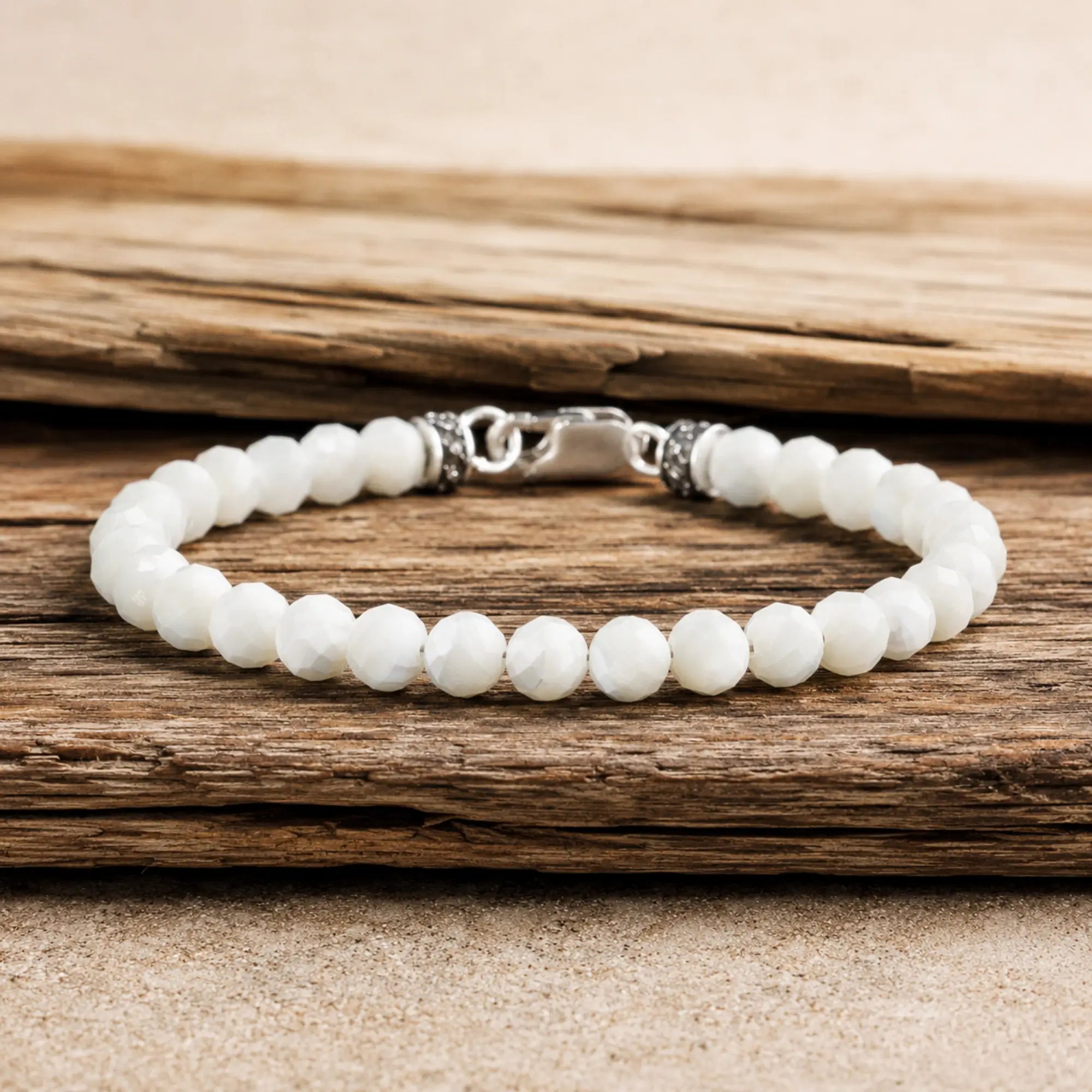 Mother of Pearl Bracelet II (6mm)