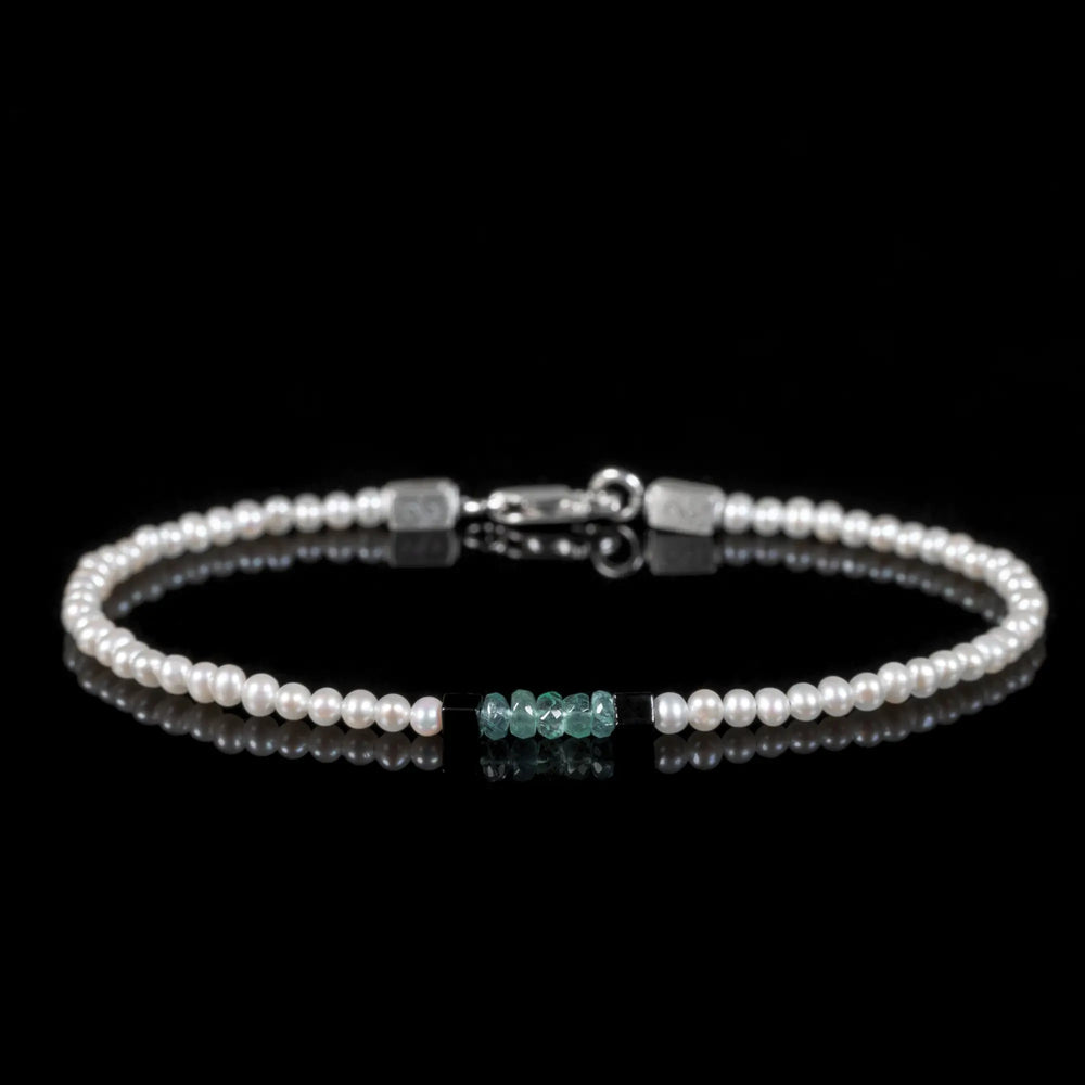 White Pearl - Emerald Bracelet I (2.5-3mm)