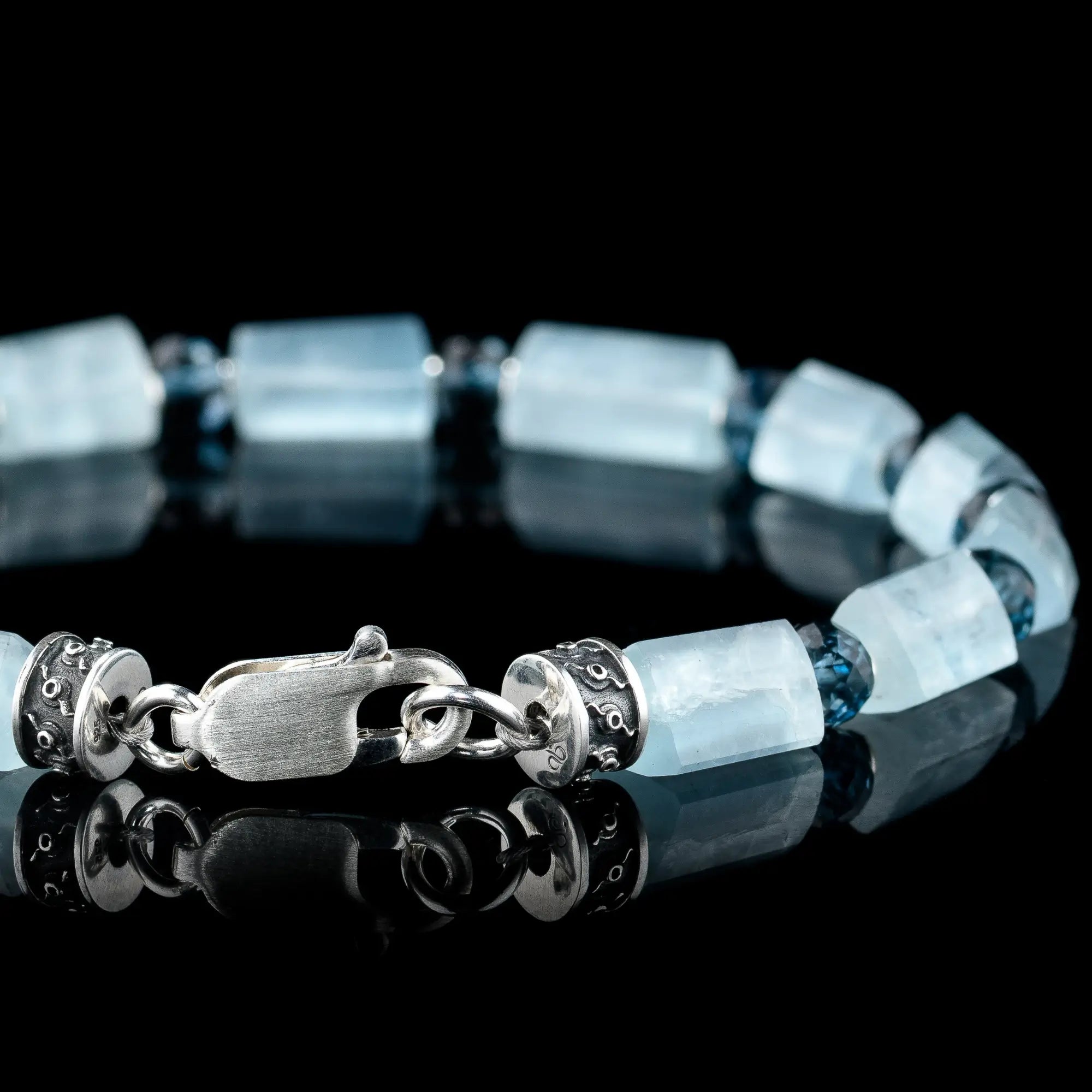Aquamarine - London Blue Topaz Bracelet I (6mm)