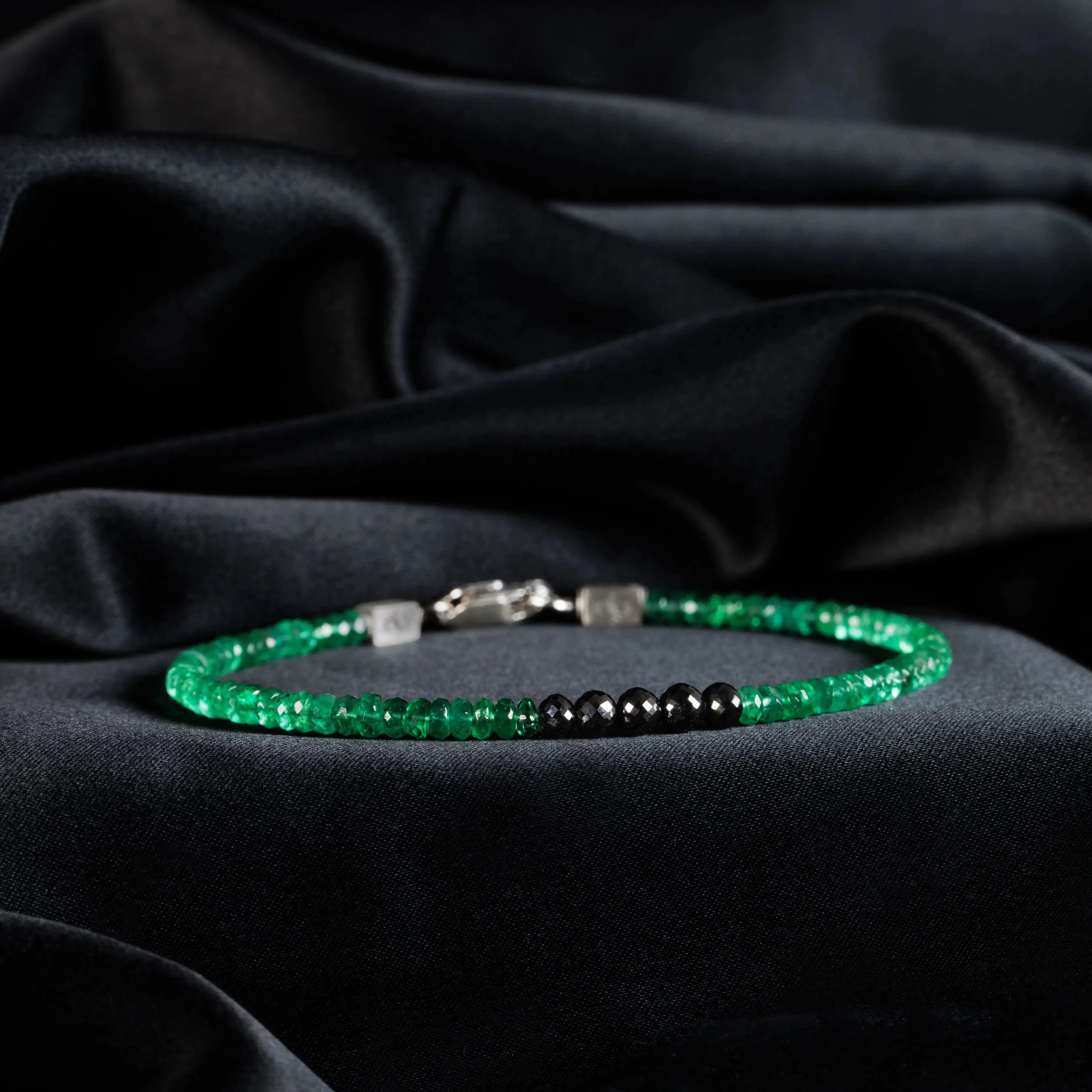 Black Diamond - Emerald Bracelet III (3-4mm)