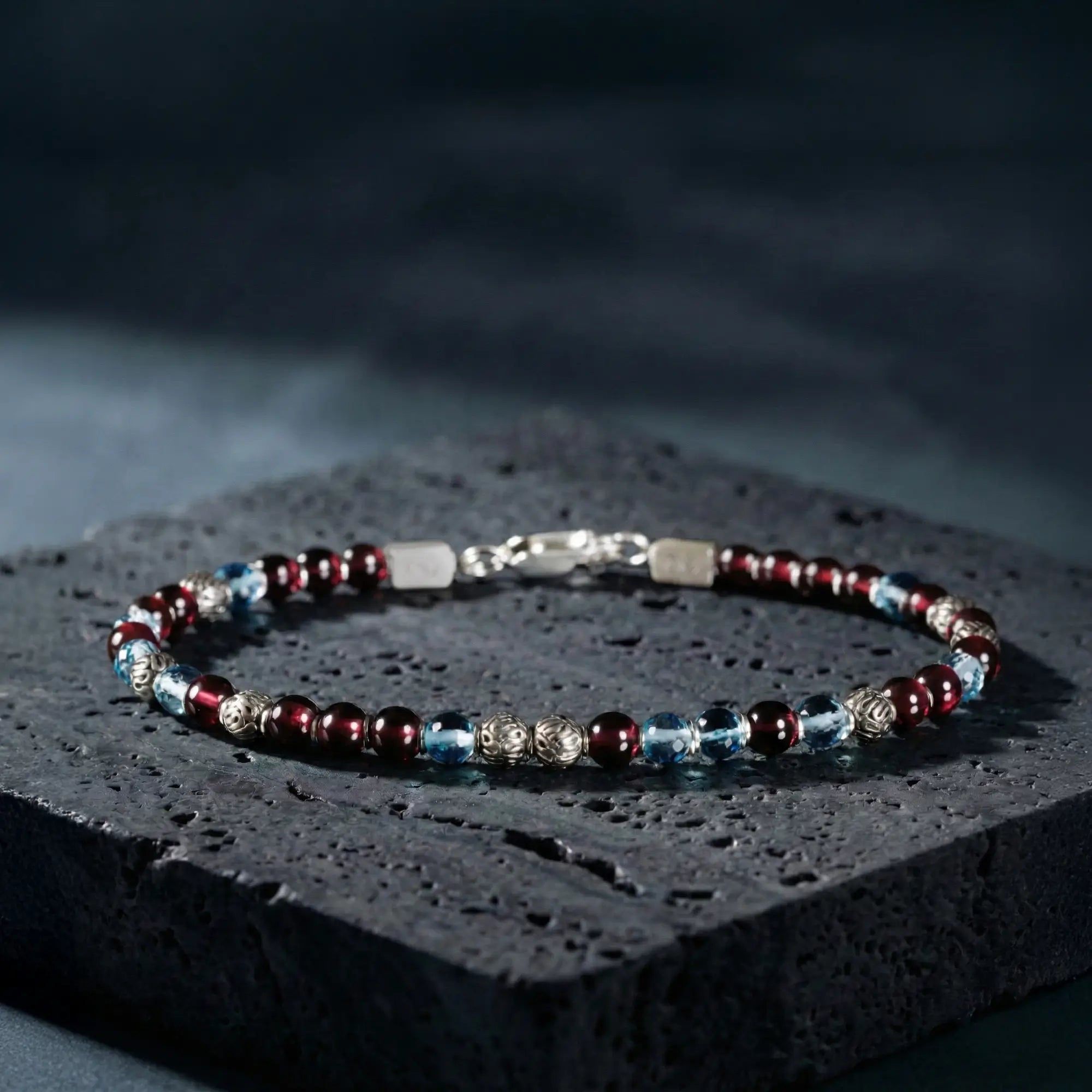 Swiss Blue Topaz - Red Garnet Bracelet VIII (3.5 - 4mm)