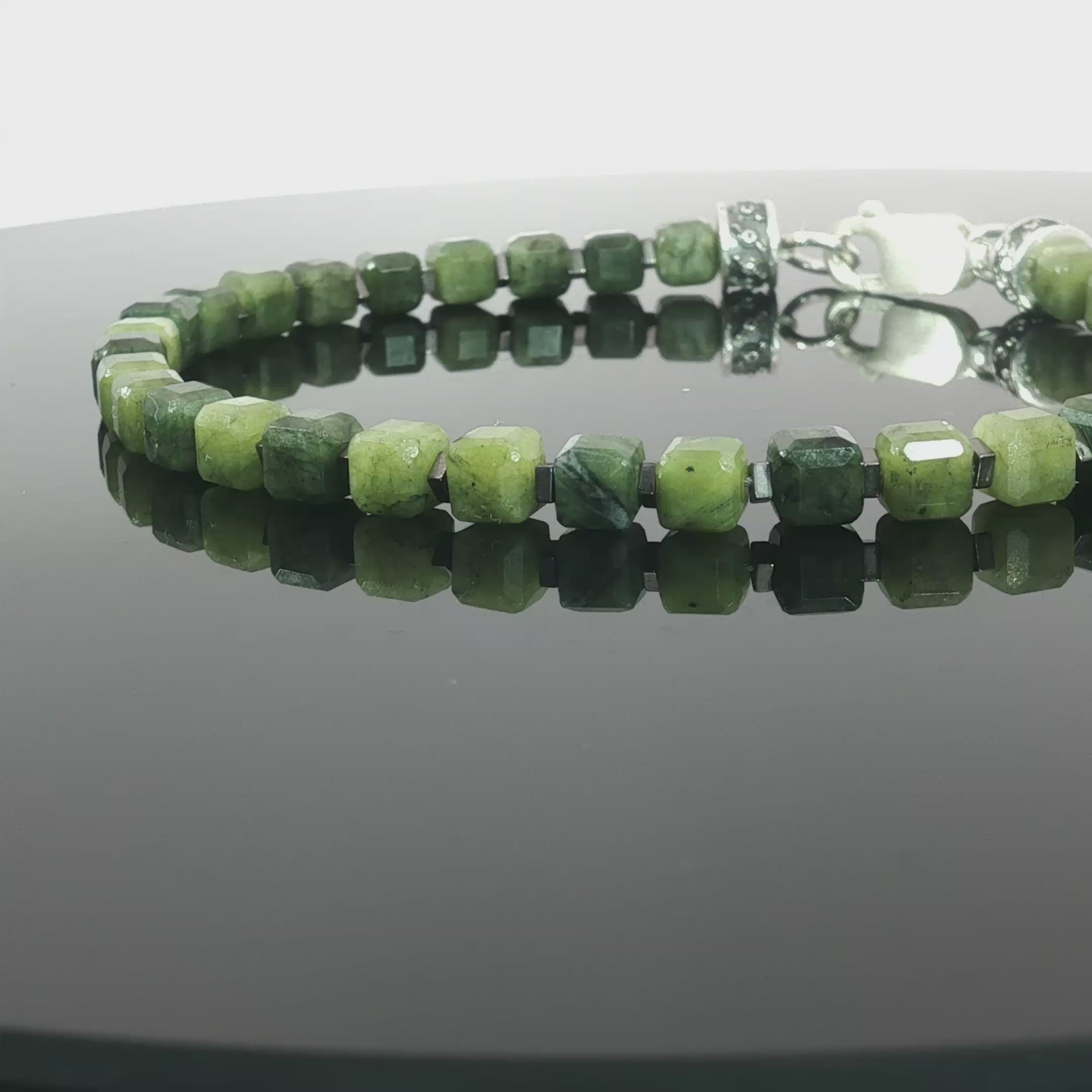 Nephrite Jade Cube Bracelet V (4mm) | Aurum Brothers